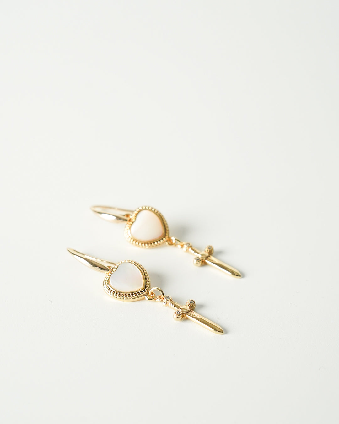 Pearl love dagger