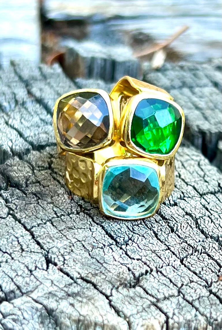 Emerald green quartz free size hammered finish ring