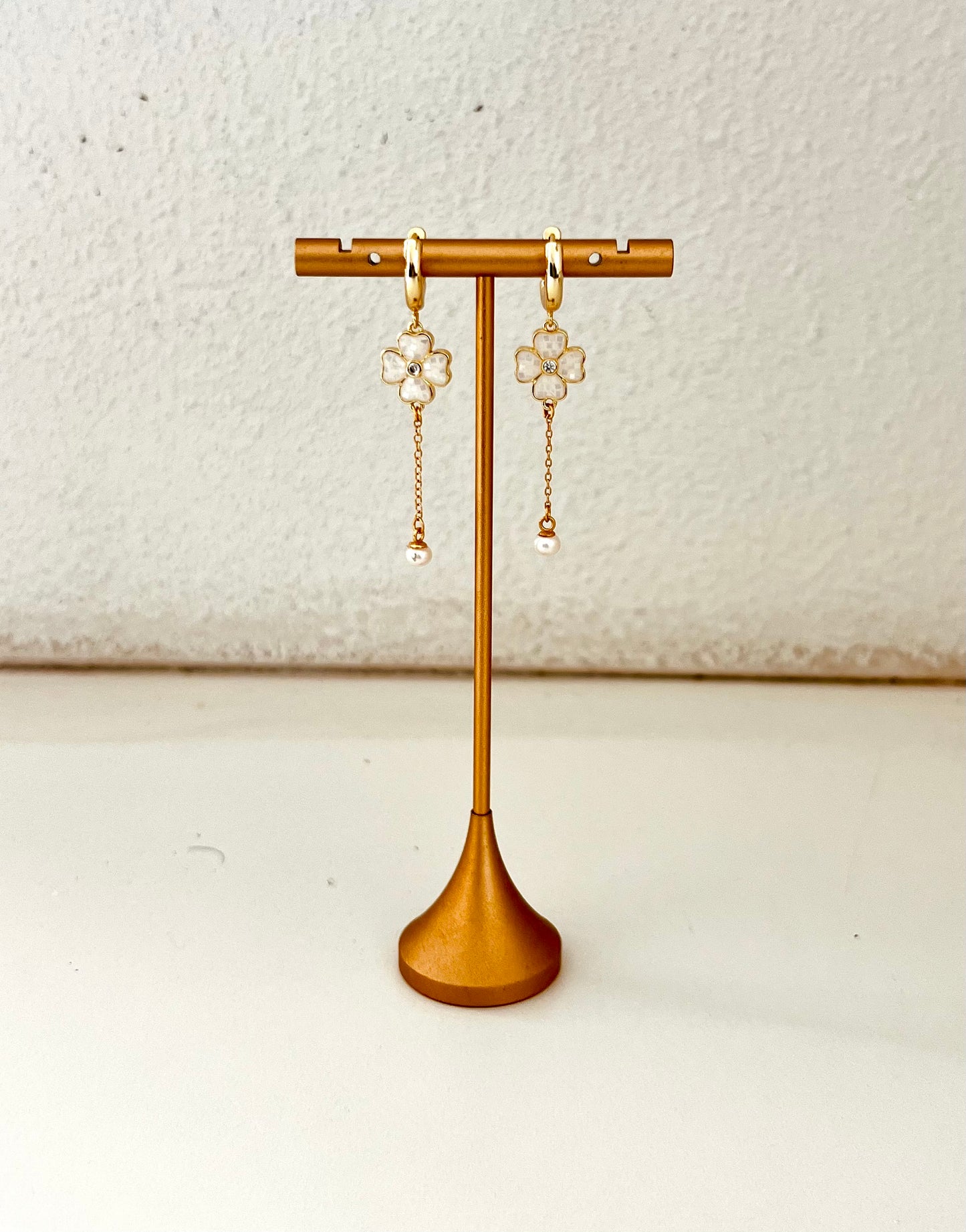 Shell flower earrings