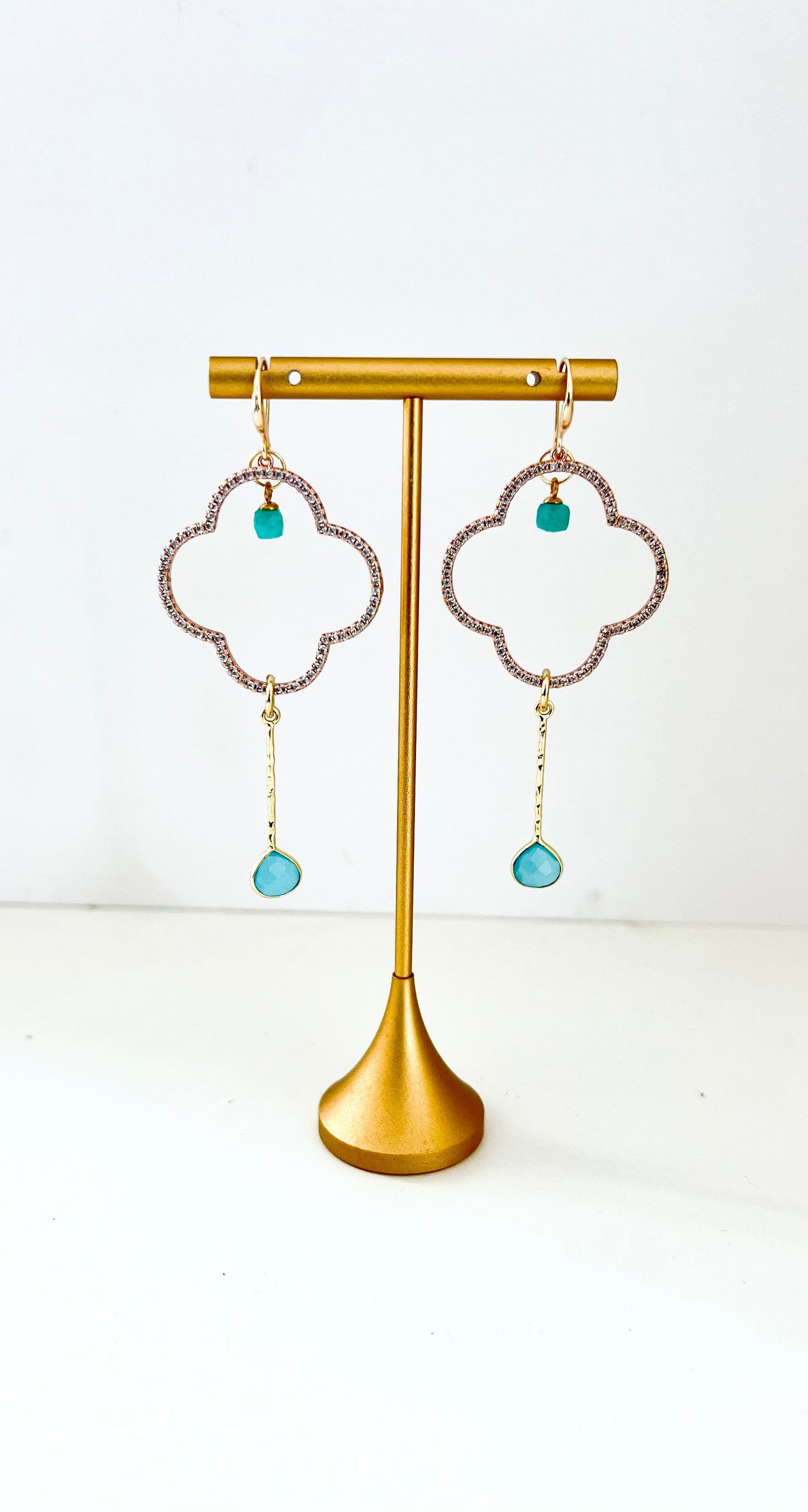 Capri chalcedony clover