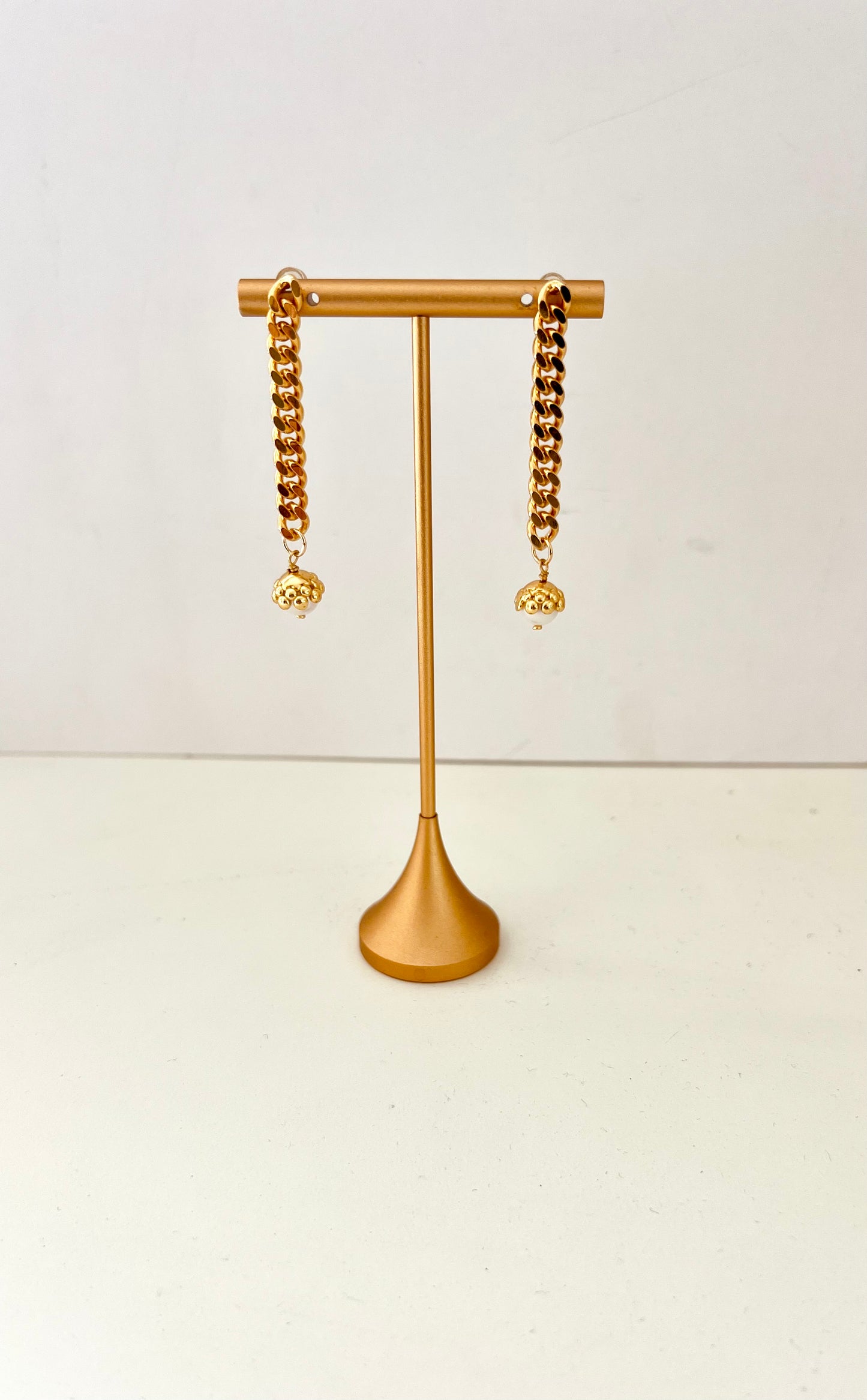 Pearl and chain