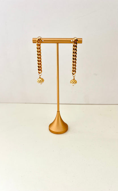 Pearl and Chain
