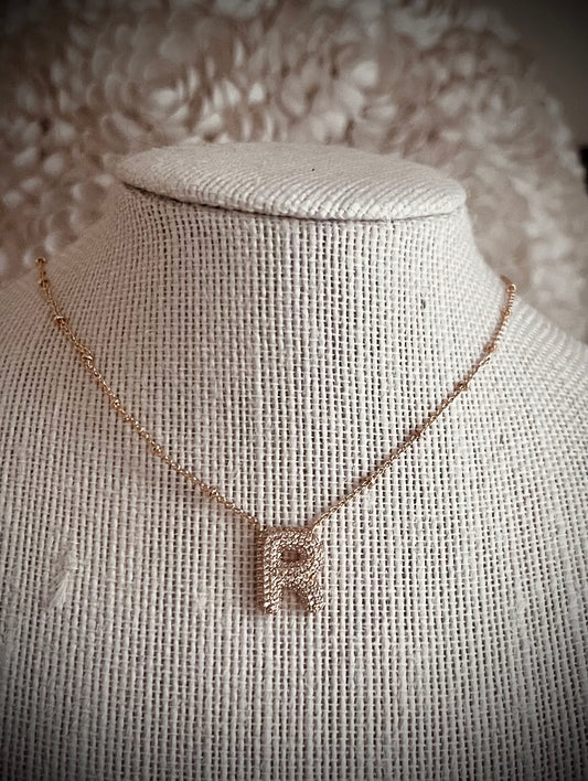 Initial necklace R