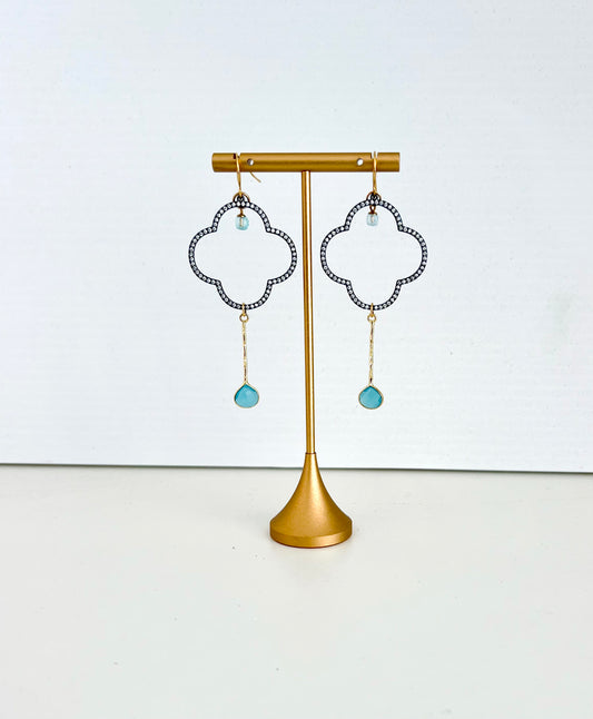 Capri chalcedony clover