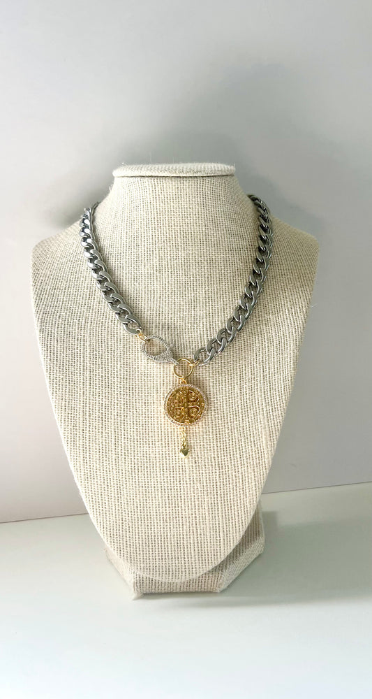 Mixed medium necklace