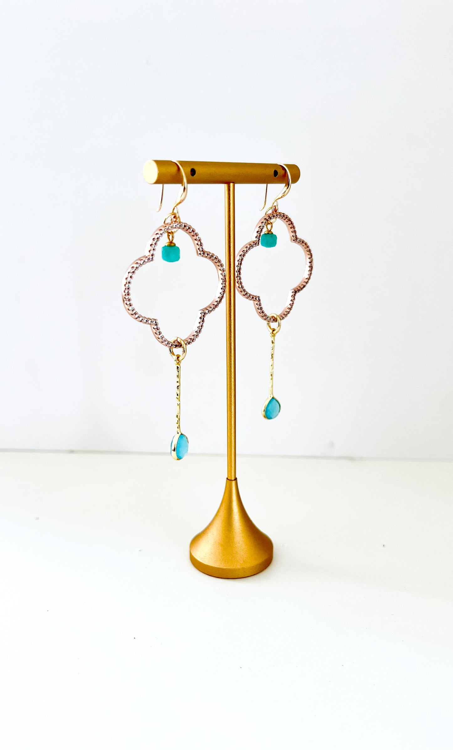 Capri chalcedony clover